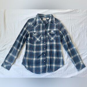 Levi's Women’s Shirt - Snaps - Collared - Tailored Fit - Small